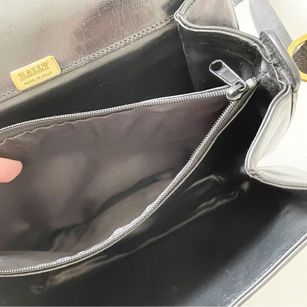 Bally black box calf leather vintage shoulder bag